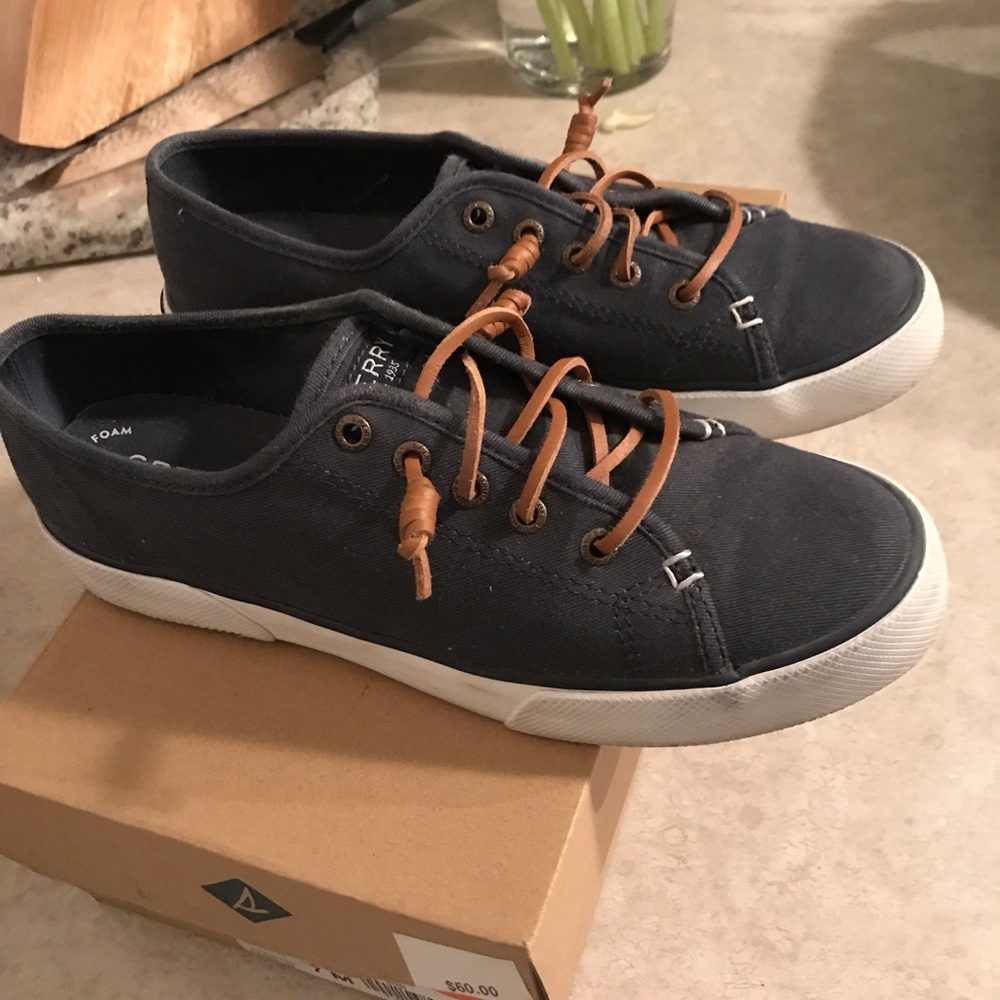 Women’s Sperry sneakers